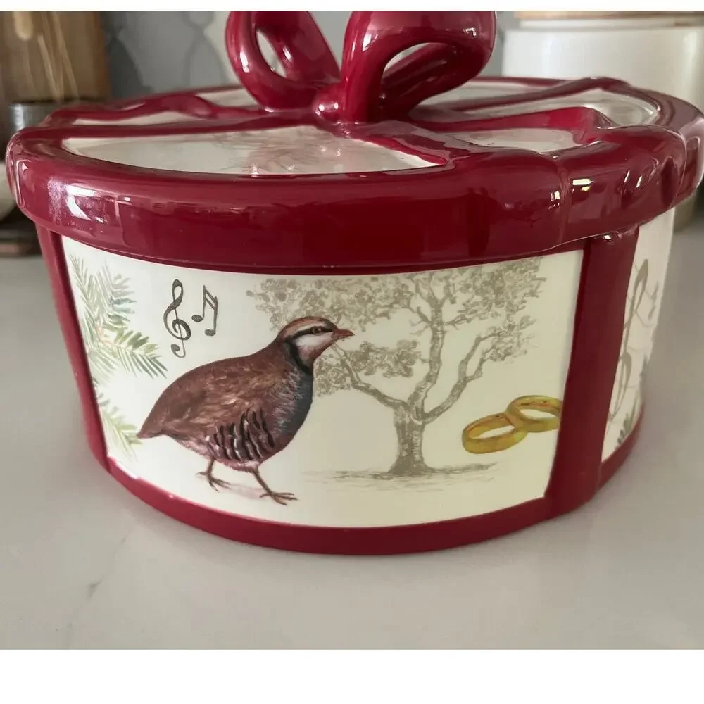 Williams-Sonoma large Christmas Carols cookie jar bow lid ceramic decor kitchen